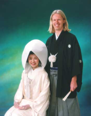 Ron_Hitomi_White.jpg
